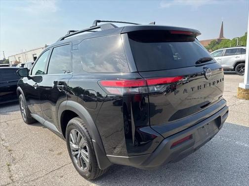 2022 Nissan Pathfinder SV 4WD