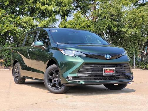 2025 Toyota Sienna Woodland Edition