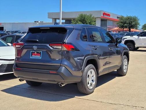 2025 Toyota RAV4 LE