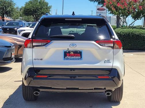 2025 Toyota RAV4 Hybrid SE