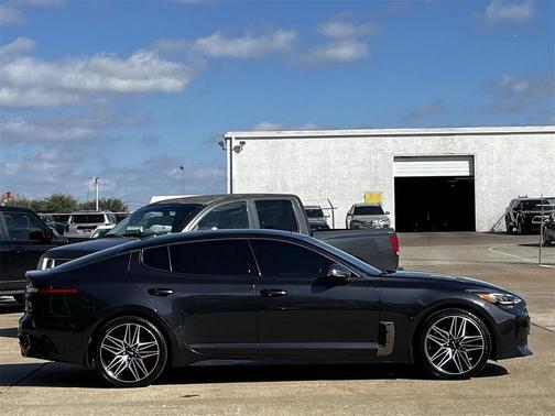 2022 Kia Stinger GT1