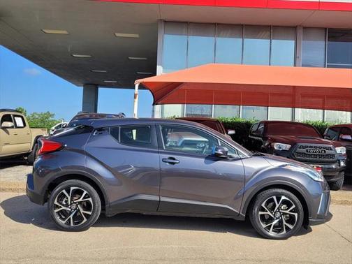 2021 Toyota C-HR XLE