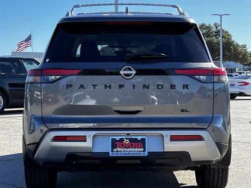 2023 Nissan Pathfinder SL FWD