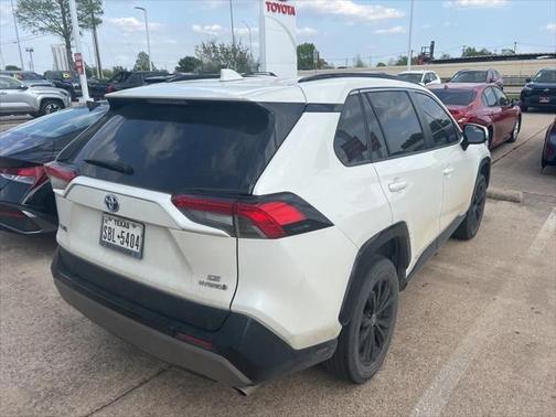 2022 Toyota RAV4 Hybrid SE