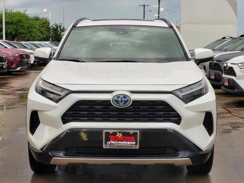 2022 Toyota RAV4 Hybrid SE