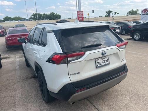 2022 Toyota RAV4 Hybrid SE