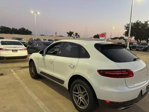2017 Porsche Macan Base