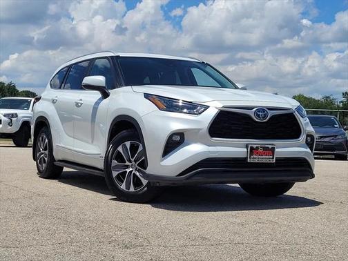 2023 Toyota Highlander Hybrid XLE