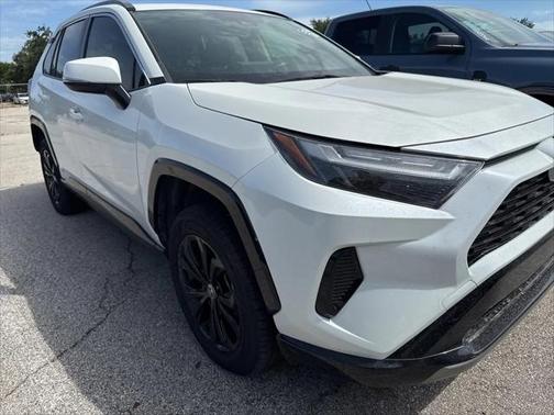 2022 Toyota RAV4 Hybrid SE