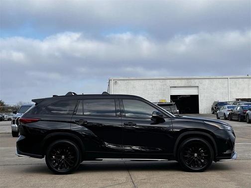 2023 Toyota Highlander XSE
