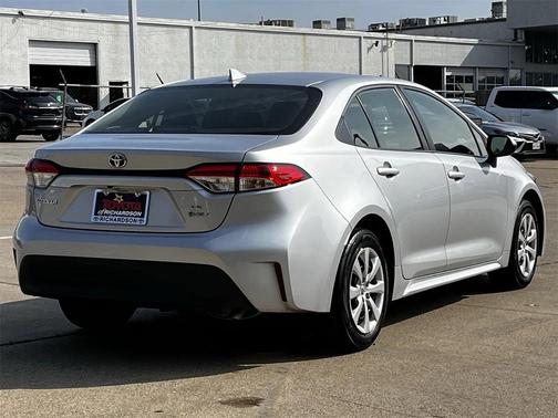 2025 Toyota Corolla Hybrid LE