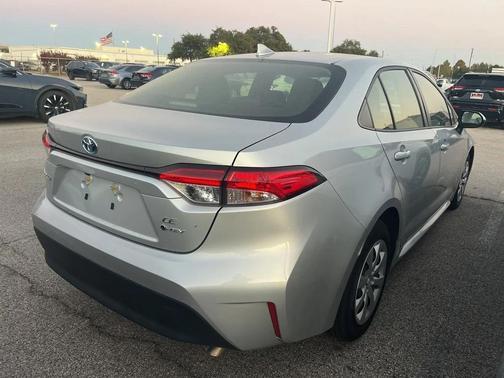 2025 Toyota Corolla Hybrid LE
