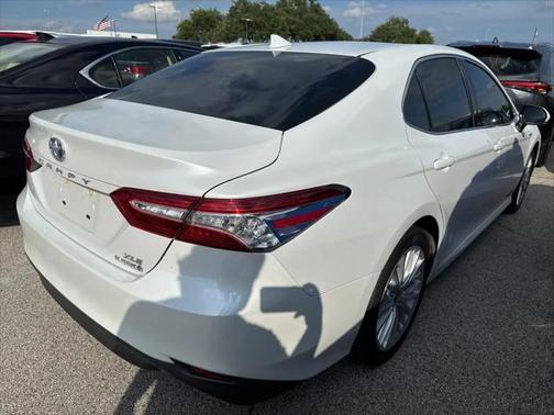 2020 Toyota Camry Hybrid XLE
