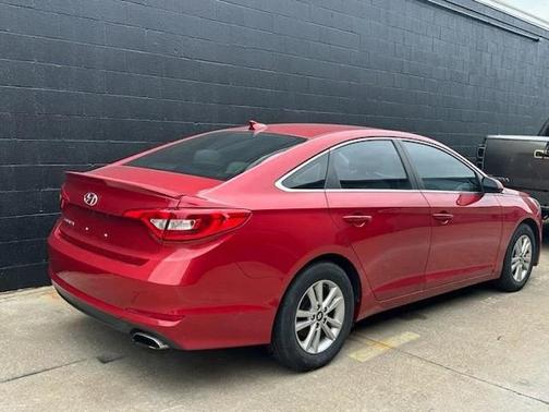 2017 Hyundai SONATA SE