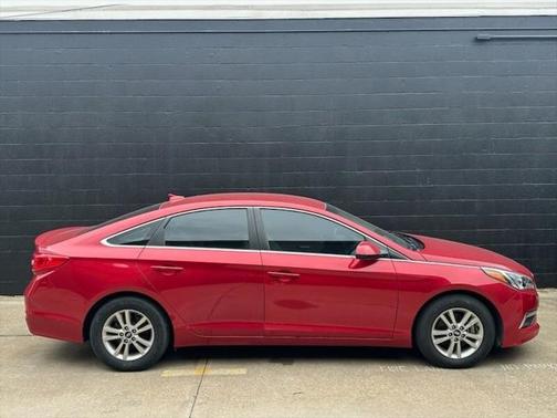 2017 Hyundai SONATA SE
