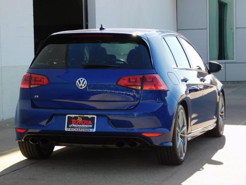 Photo 5 of 32 of 2017 Volkswagen Golf R 4-Door