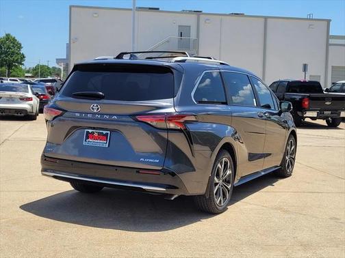 2025 Toyota Sienna Platinum 7 Passenger