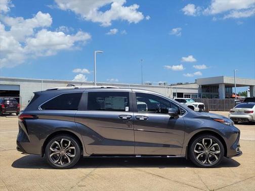 2025 Toyota Sienna Platinum 7 Passenger