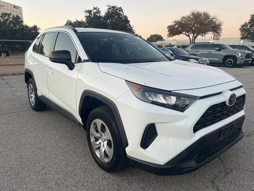 2019 Toyota RAV4 LE