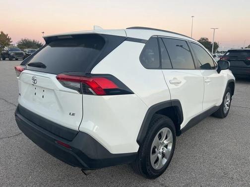 2019 Toyota RAV4 LE