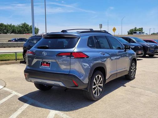 2025 Toyota Corolla Cross XLE