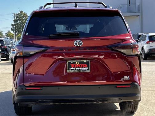 2024 Toyota Sienna XLE