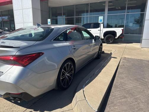 2021 Toyota Avalon Touring
