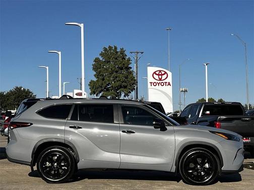 2024 Toyota Highlander Hybrid XLE