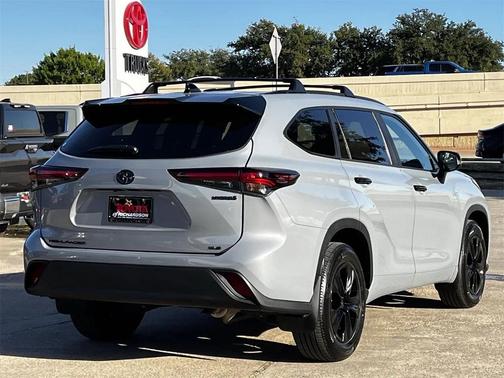 2024 Toyota Highlander Hybrid XLE