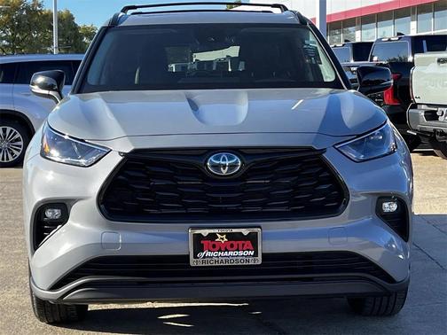 2024 Toyota Highlander Hybrid XLE