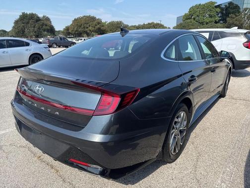 2022 Hyundai SONATA SEL