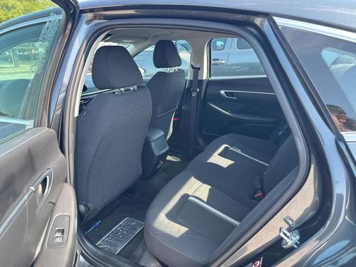 2022 Hyundai SONATA SEL