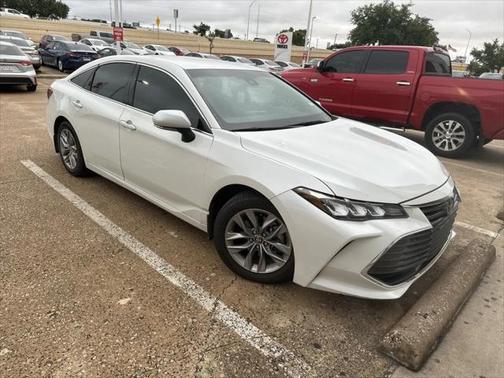 2022 Toyota Avalon XLE
