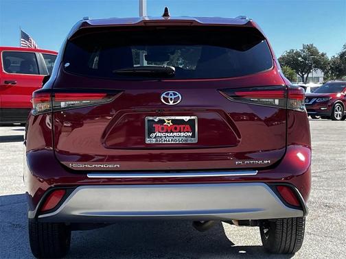 2024 Toyota Highlander Platinum