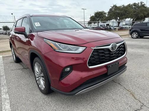 2024 Toyota Highlander Platinum