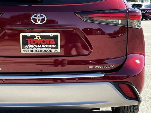 2024 Toyota Highlander Platinum