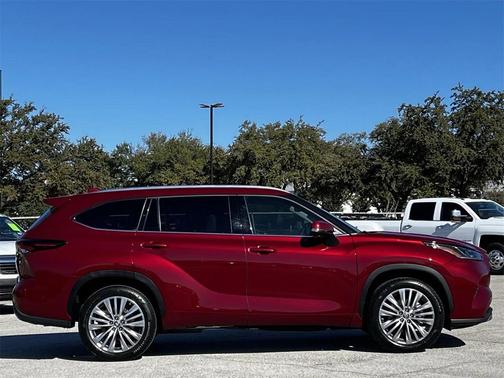 2024 Toyota Highlander Platinum