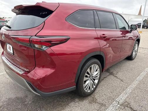 2024 Toyota Highlander Platinum