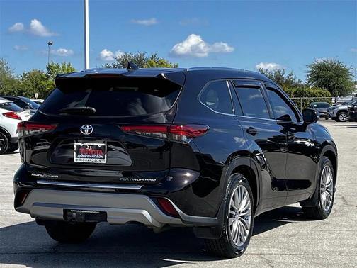 2022 Toyota Highlander Platinum