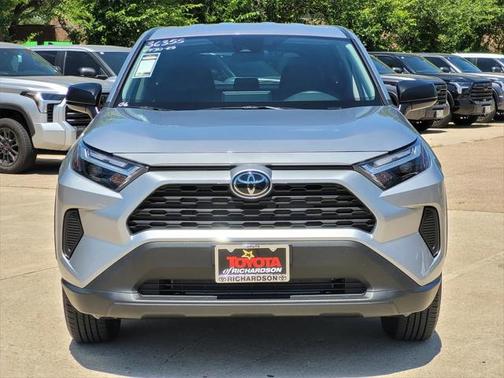 2025 Toyota RAV4 LE