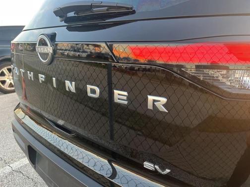 2024 Nissan Pathfinder SV FWD