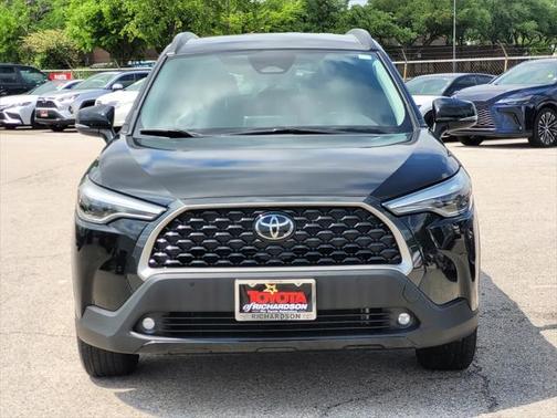 2024 Toyota Corolla Cross XLE