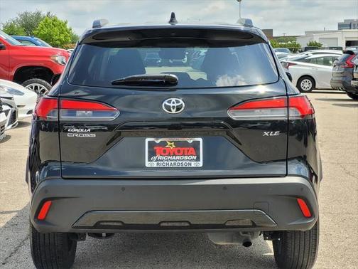 2024 Toyota Corolla Cross XLE