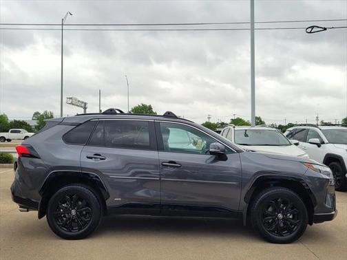 2023 Toyota RAV4 Hybrid SE