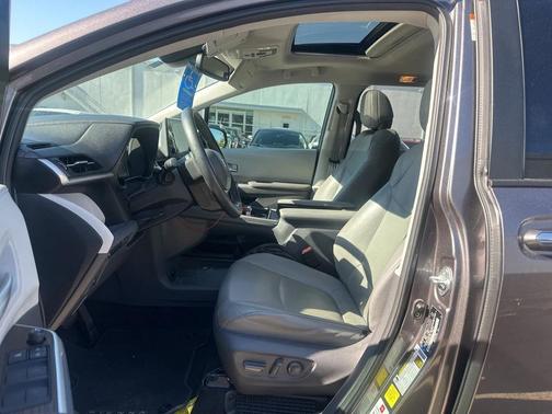 2021 Toyota Sienna XLE 8 Passenger