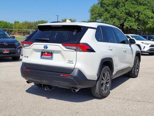 2022 Toyota RAV4 Hybrid XLE Premium