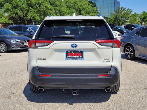 2022 Toyota RAV4 Hybrid XLE Premium