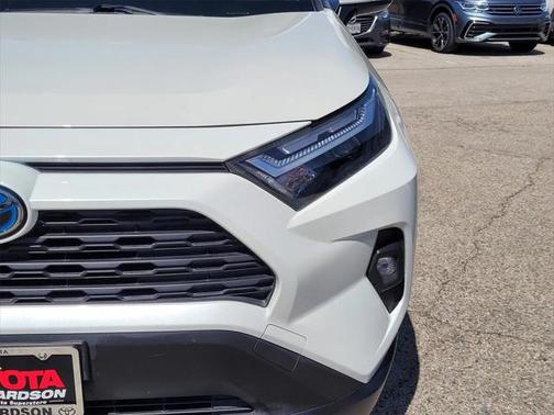 2022 Toyota RAV4 Hybrid XLE Premium
