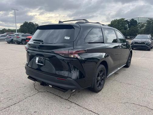 2025 Toyota Sienna Woodland Edition