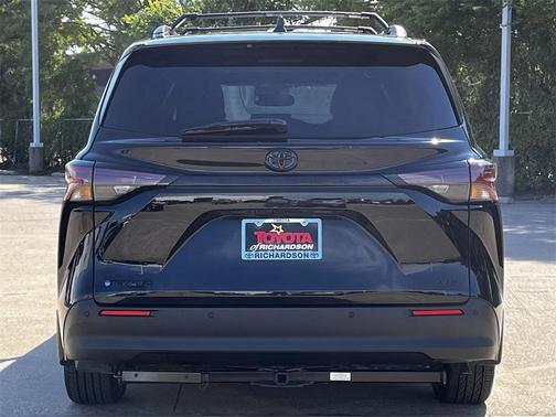2025 Toyota Sienna XSE 7 Passenger